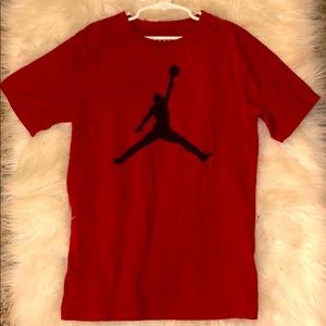 Jordan shirt | this just dose not fit me |